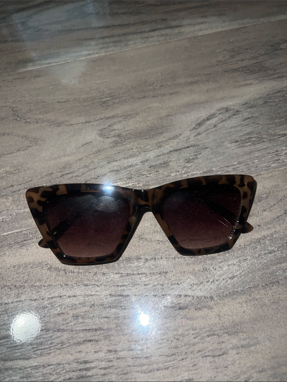 Tortoiseshell Cat-Eye Sunglasses - Brown